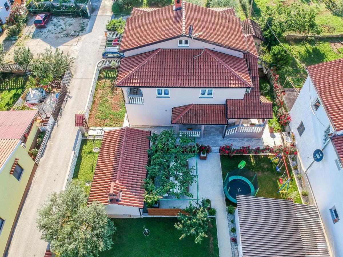 Apartment Suncica Pula Buitenkant foto