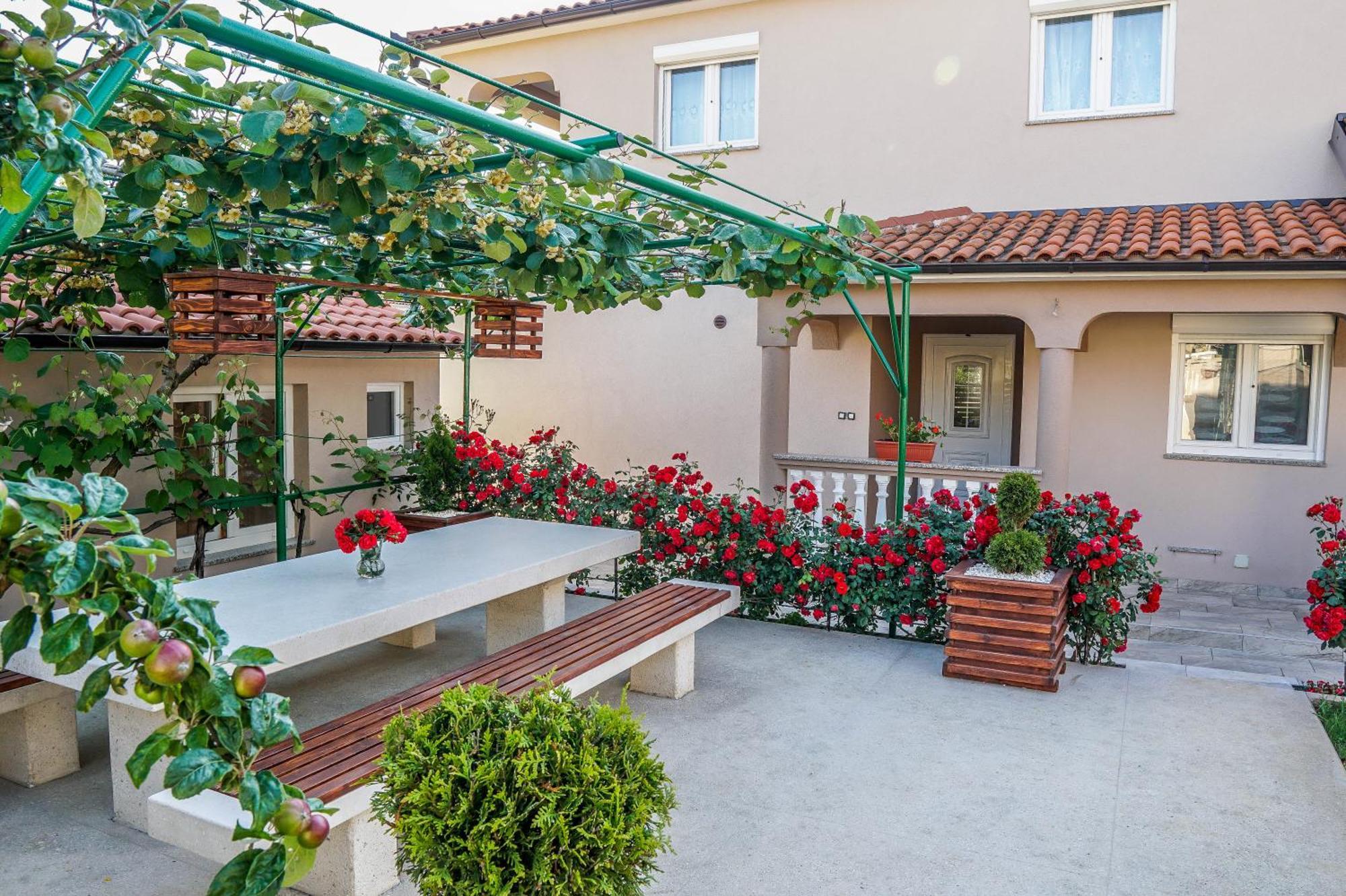 Apartment Suncica Pula Buitenkant foto
