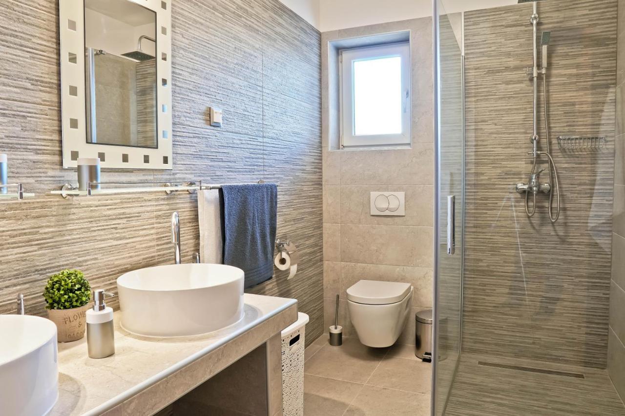 Apartment Suncica Pula Buitenkant foto