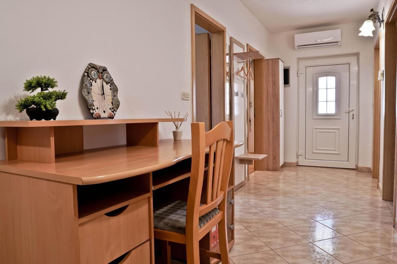 Apartment Suncica Pula Buitenkant foto